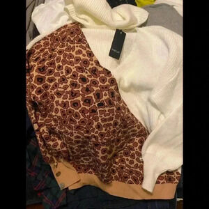 Sheilay‎ sweater